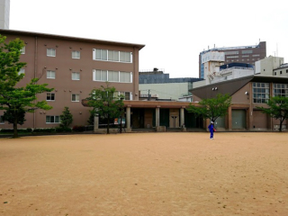 旧此花小学校のグランド